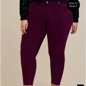 🦄🦄 Torrid Wine Corduroy Jean-Size 22R 🦄🦄